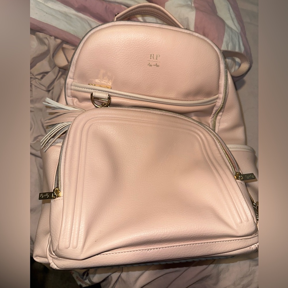 Itzy ritzy Rachel Parcell boss plus backpack
